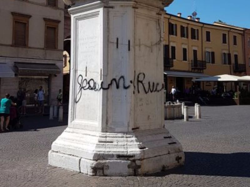 Rimini. Vandalizzata la statua di Paolo V