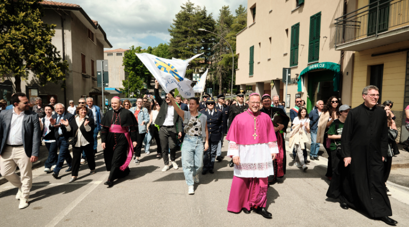 San Marino. Un bagno di folla per l’insediamento del vescovo Domenico Beneventi